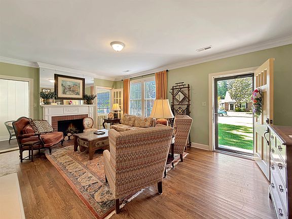 5th image of 1868 Monticello Dr