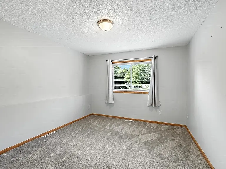 E Beaver St — Photo 19