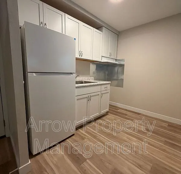 2119 Arbor St #203 — Photo 3