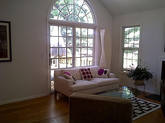 3rd image of 1204 Regent Dr