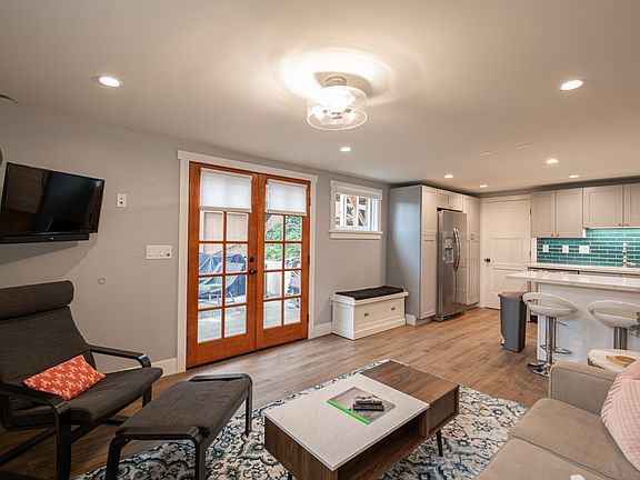 5th image of 2520 San Marcos Ave #1/2
