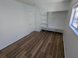 1162 N Loma Vista Dr, Long Beach, CA 90813