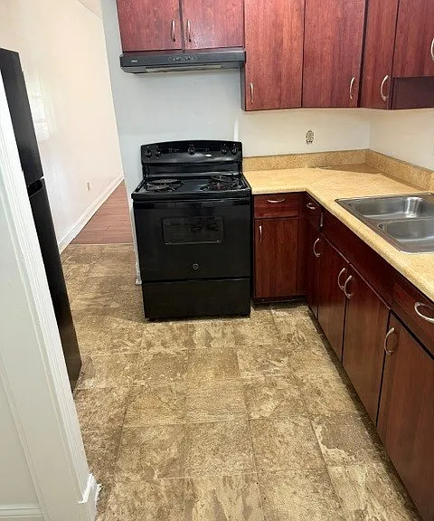 2910 N Park Ave — Photo 8