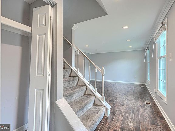 3rd image of 22 Heathrow Manor Ct