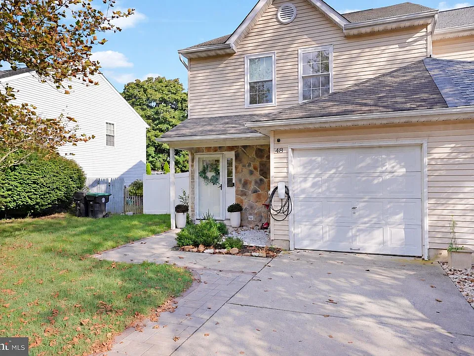 48 High Meadows Dr