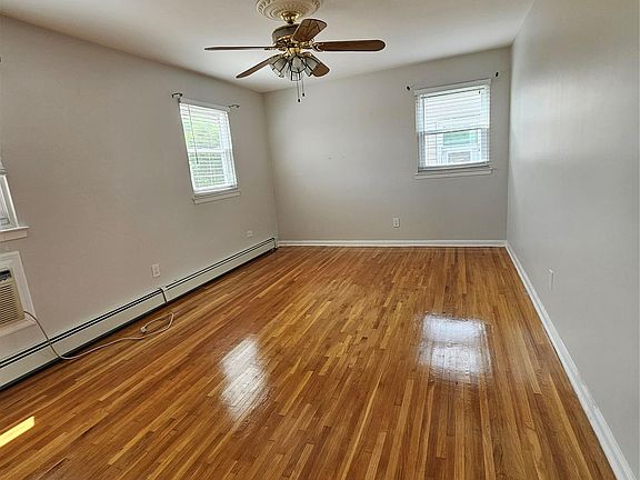 2nd image of 2518 Tiemann Ave