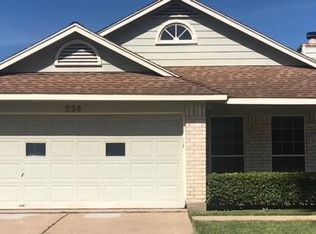 234 Almond Dr, Lake Jackson, TX 77566