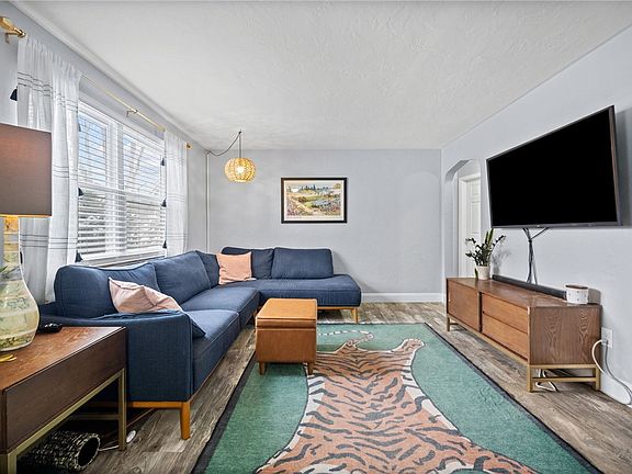 5th image of 5614 Villahaven Dr