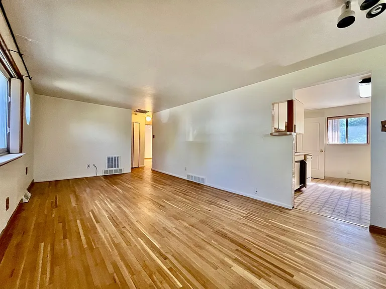 5416 Cody St — Photo 2