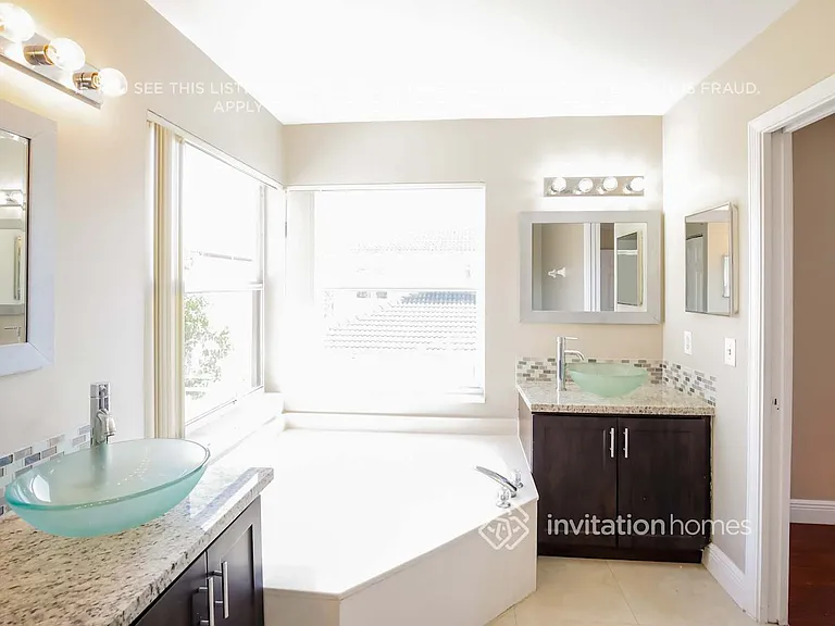 16386 NW 22nd St — Photo 11