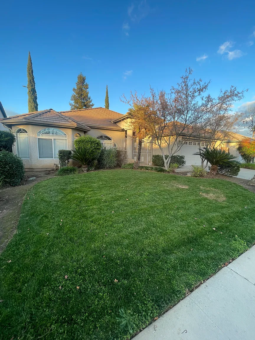 1586 E Granada Ave photo 1