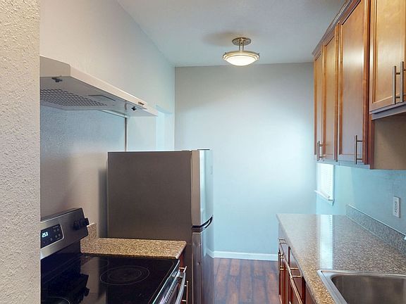 4th image of 5452 Bancroft Ave APT 107