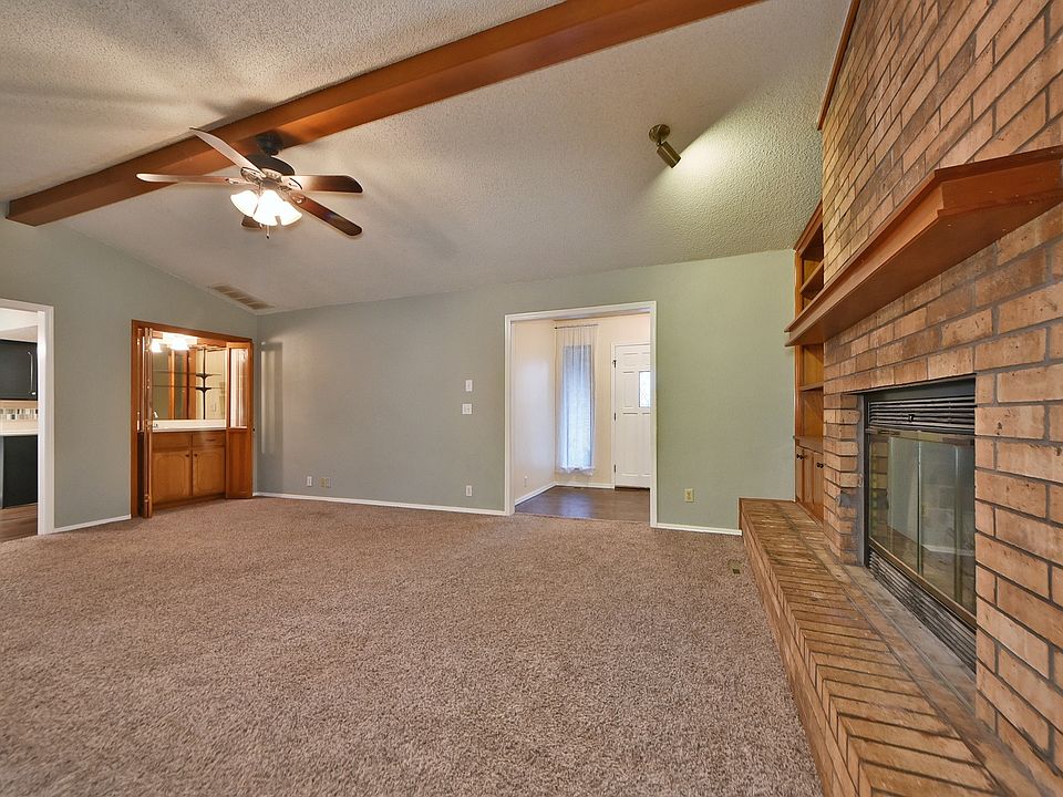 1st image of 2804 Countrywood Ln #1