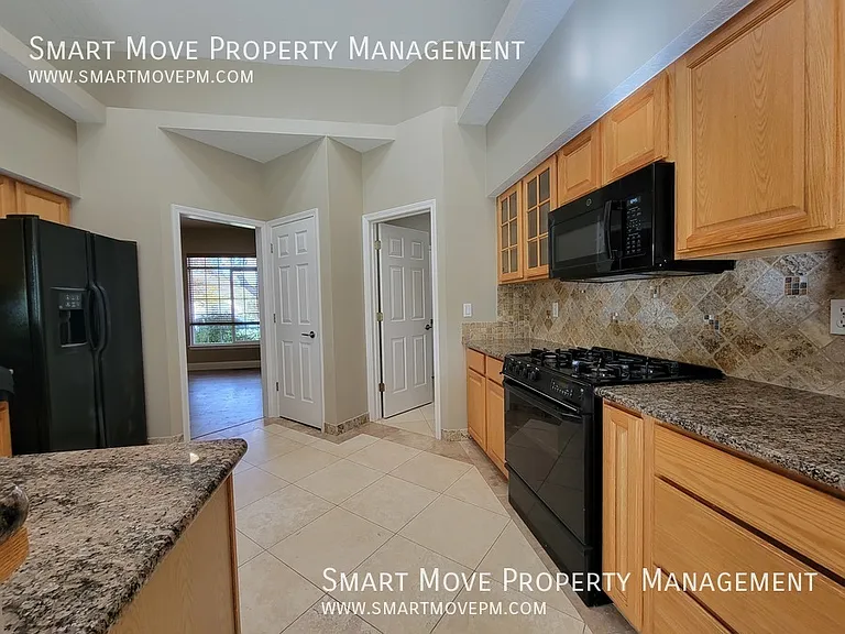 1096 N Glenabby Pl — Photo 9