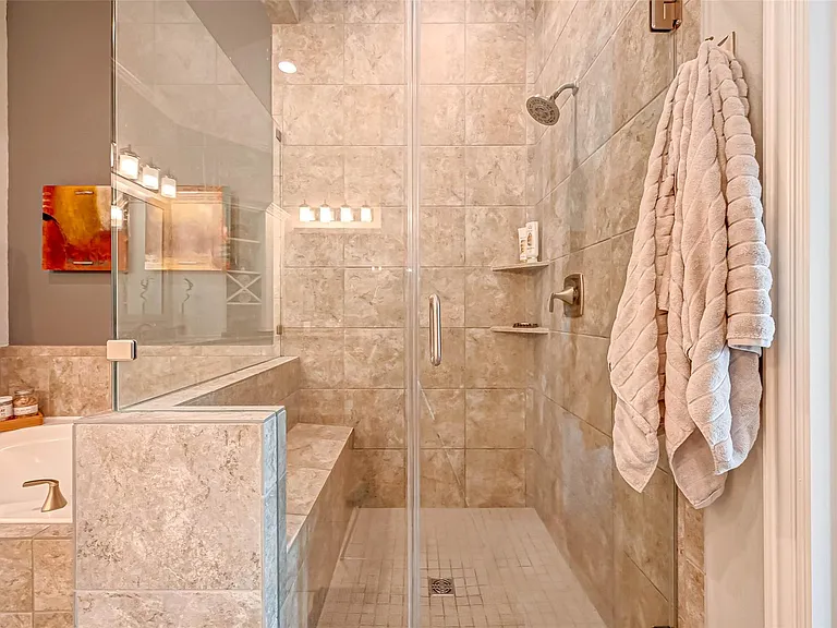 23 Silver Rock Dr — Photo 33