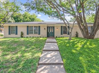 809 Wooded Crest Dr, Woodway, TX 76712