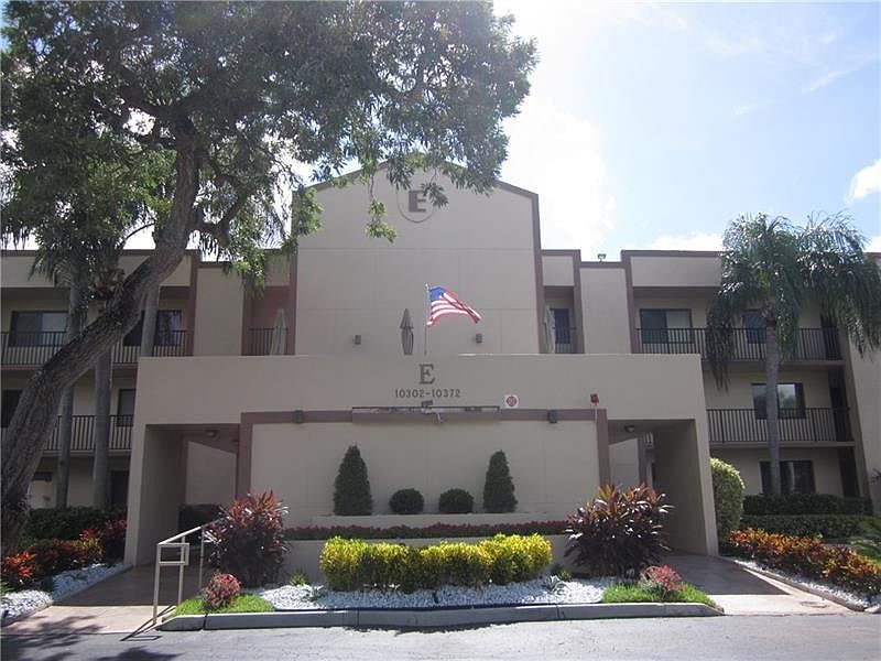 1st image of 10318 E Clairmont Cir