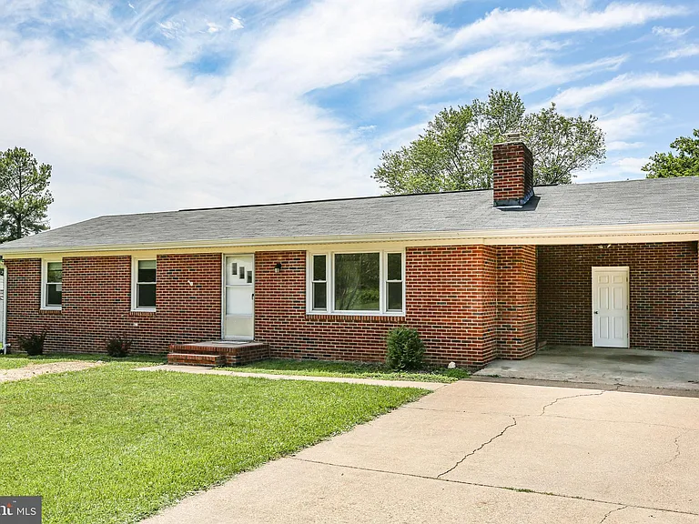 803 Grafton St — Photo 3