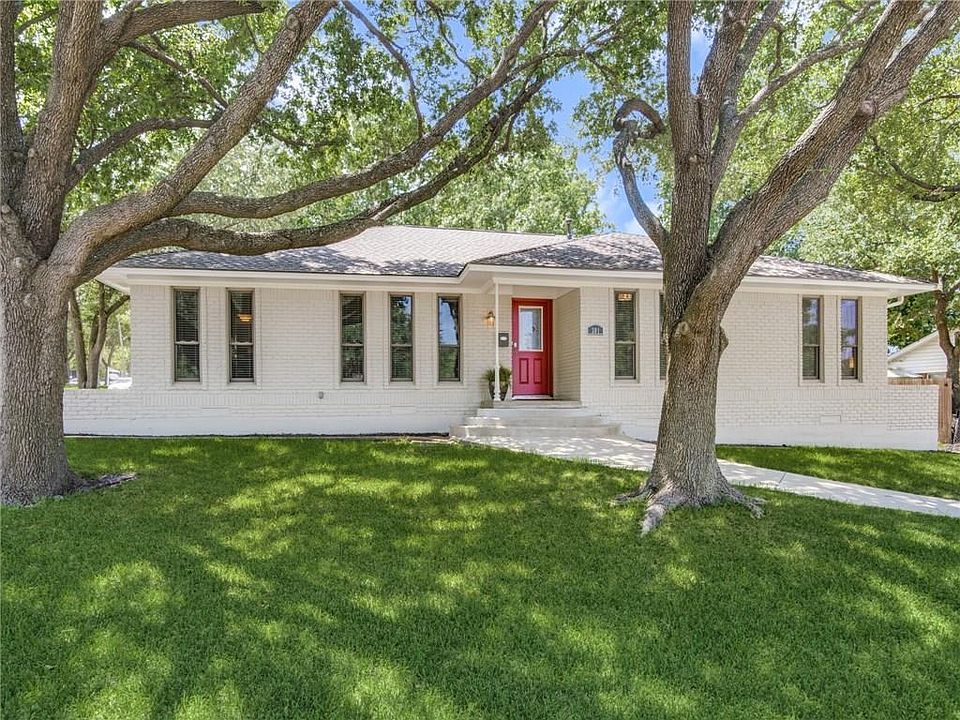 1st image of 301 Highland Dr