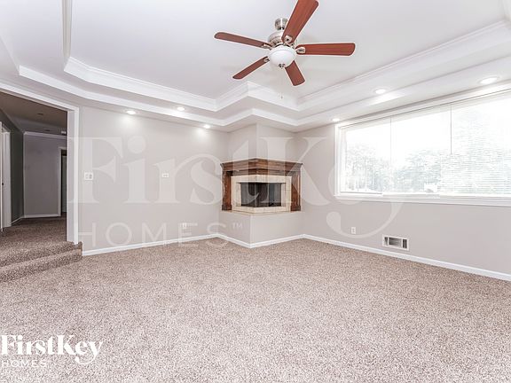 2nd image of 3393 Woods Dr