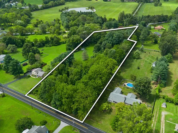 907 Unionville Wawaset Rd, Kennett Square, PA 19348