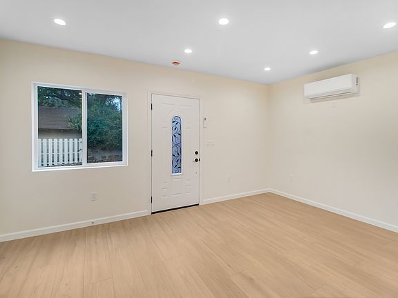 5th image of 1011 E Angeleno Ave