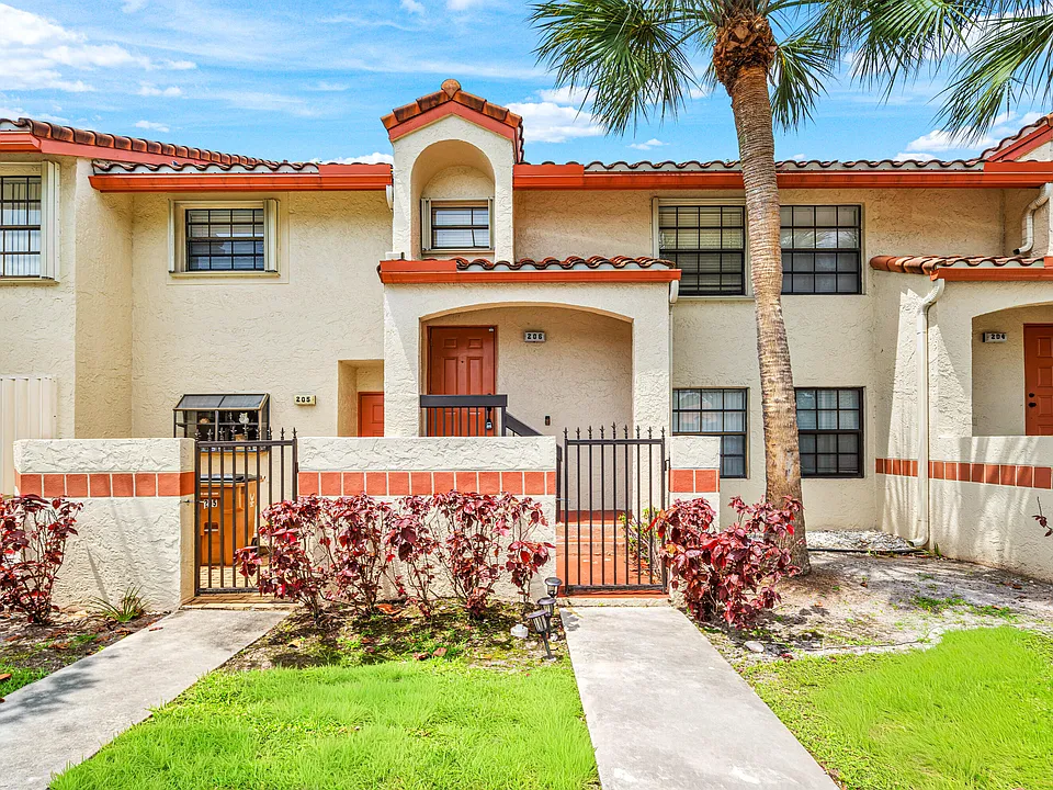 206 Congressional Way #206