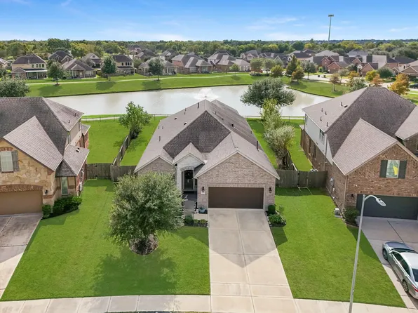 12818 Oak Falls Drive, Pearland, TX 77584