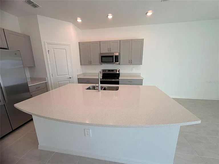 2212 Portrait St — Photo 6