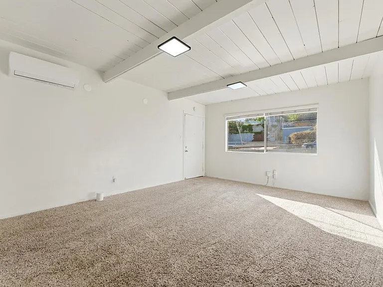 4206 E Division St — Photo 5