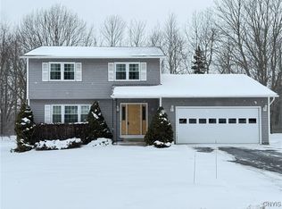 35 Nestle Dr, Oswego, NY 13126