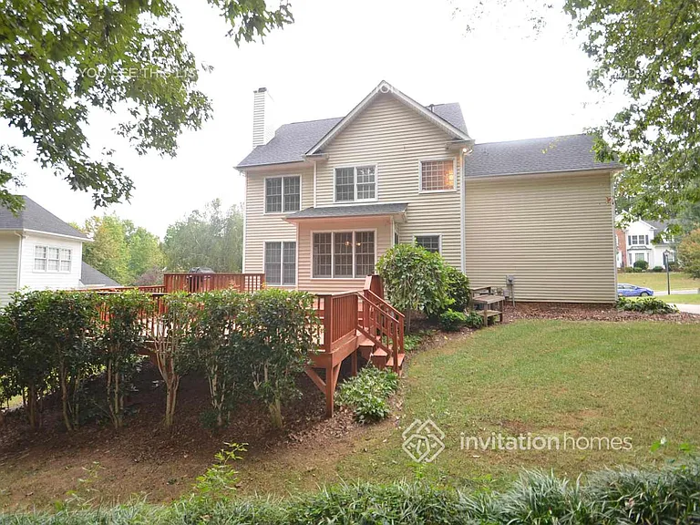 7908 Harrington Woods Rd — Photo 14