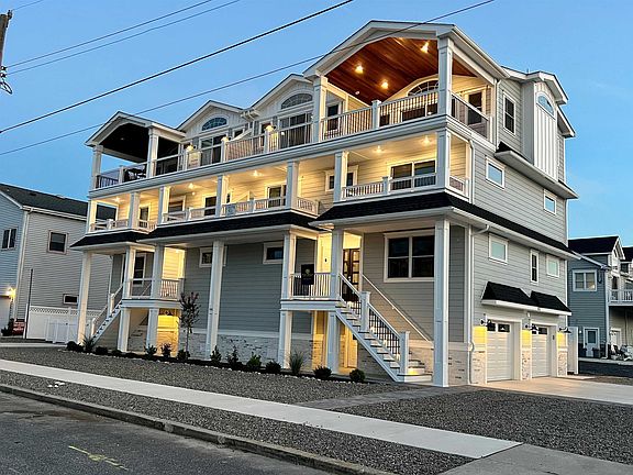 2nd image of 146 56th St E #Sea