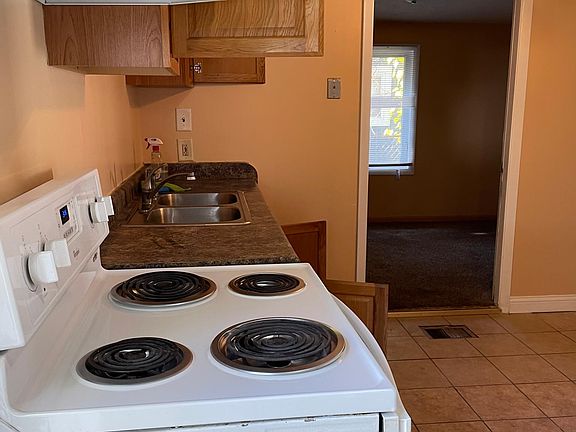 3rd image of 5081 Dimson Dr N