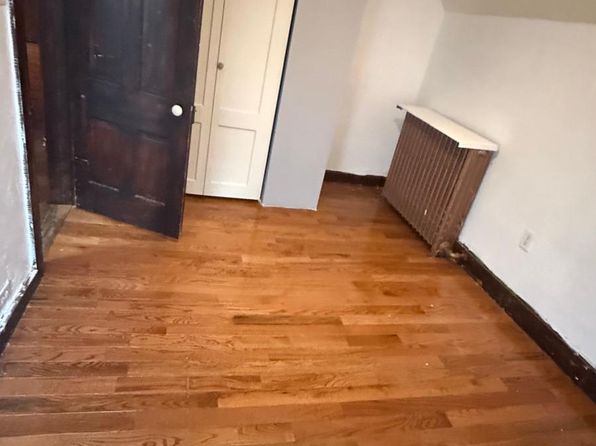 137 N Laurel St #137