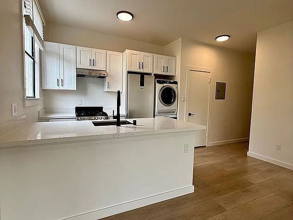 2nd image of 1450 Castro St APT 18
