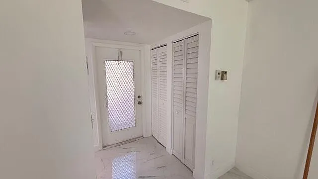 9 Willowbrook Ln — Photo 2
