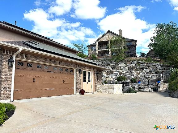 2nd image of 2306 Arroyo Grande