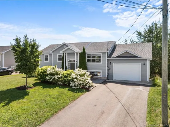 59 Nicolas, Dieppe, NB E1A 8N3