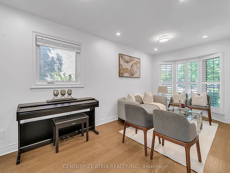 10 Park Lane Cir — Photo 9