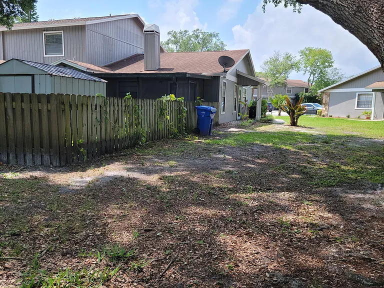 10035 Lake Oak Cir #10035 — Photo 24
