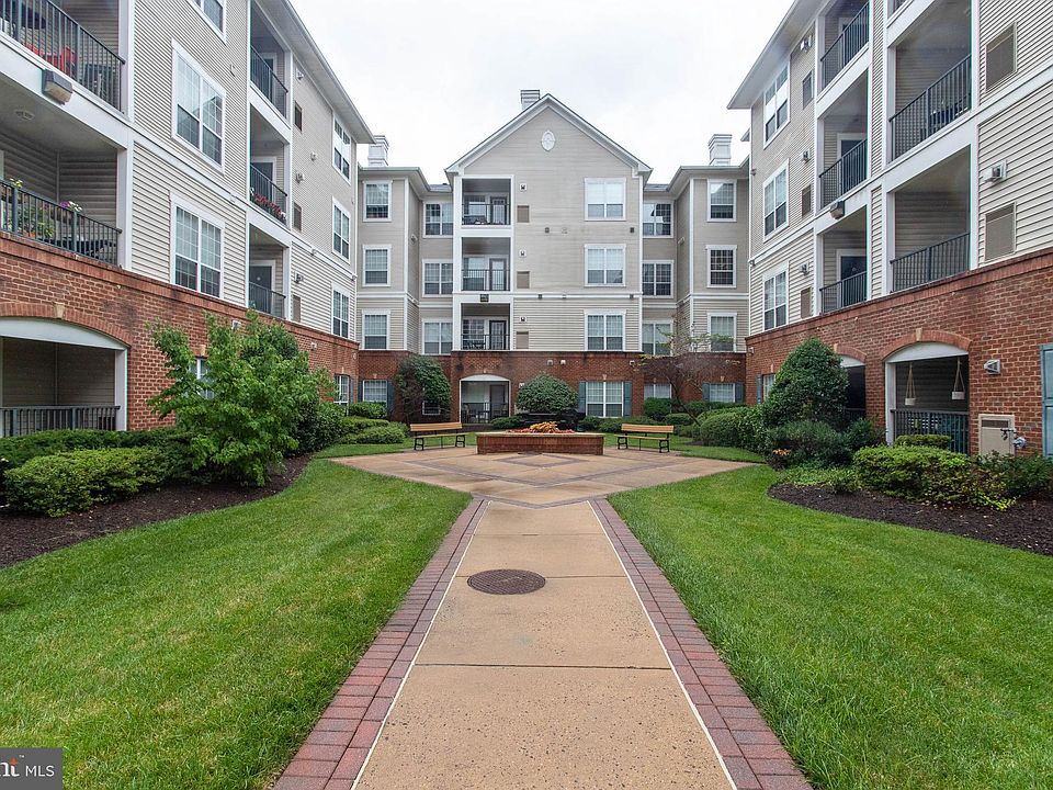 1st image of 4860 Eisenhower Ave Unit 393