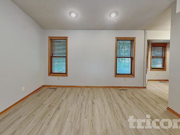 2nd image of 5150 S Park Dr