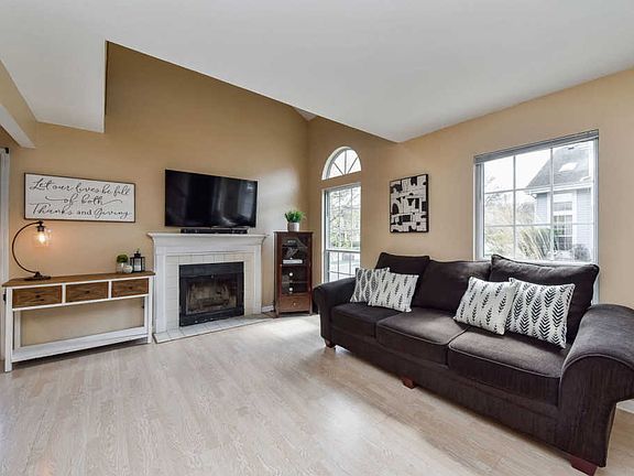4th image of 3S118 Timber Dr #3-A