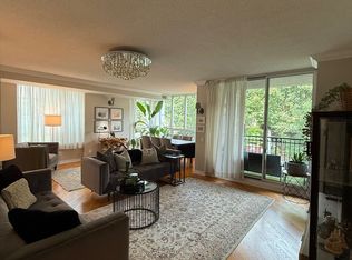 18 William Carson Cres #208, Toronto, ON M2P 2G6