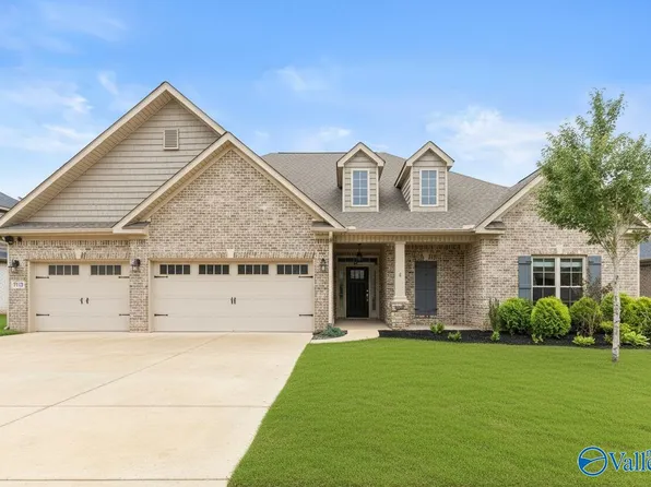 7519 Flint Crossing Cir, Owens Cross Roads, AL 35763