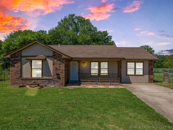 498 Timberlane Ln, Skiatook, OK 74070