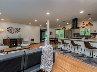 2327 W Apple Tree Rd, Glendale, WI 53209