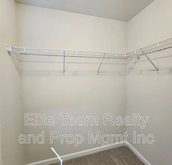 3108 Cheyney Park Dr — Photo 43