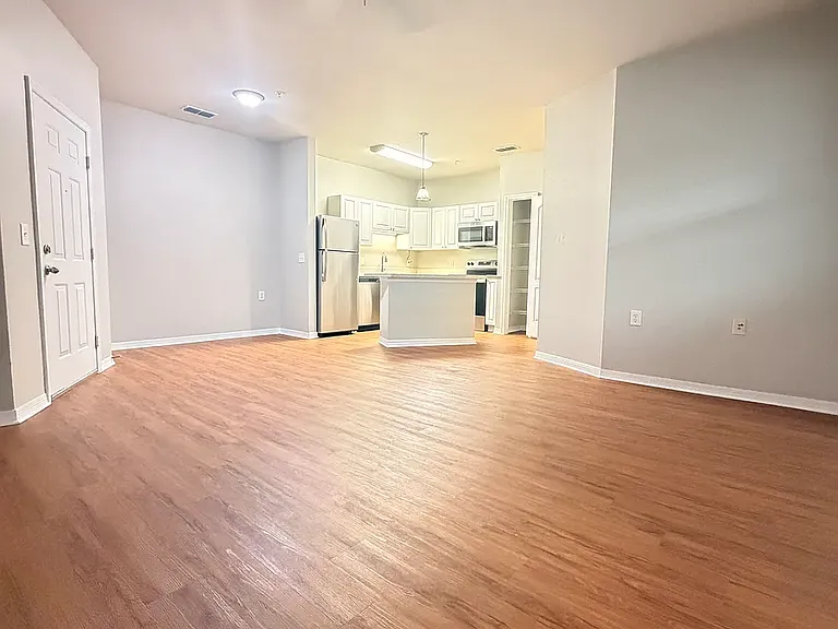 1429 Villa Capri Cir #201 — Photo 3